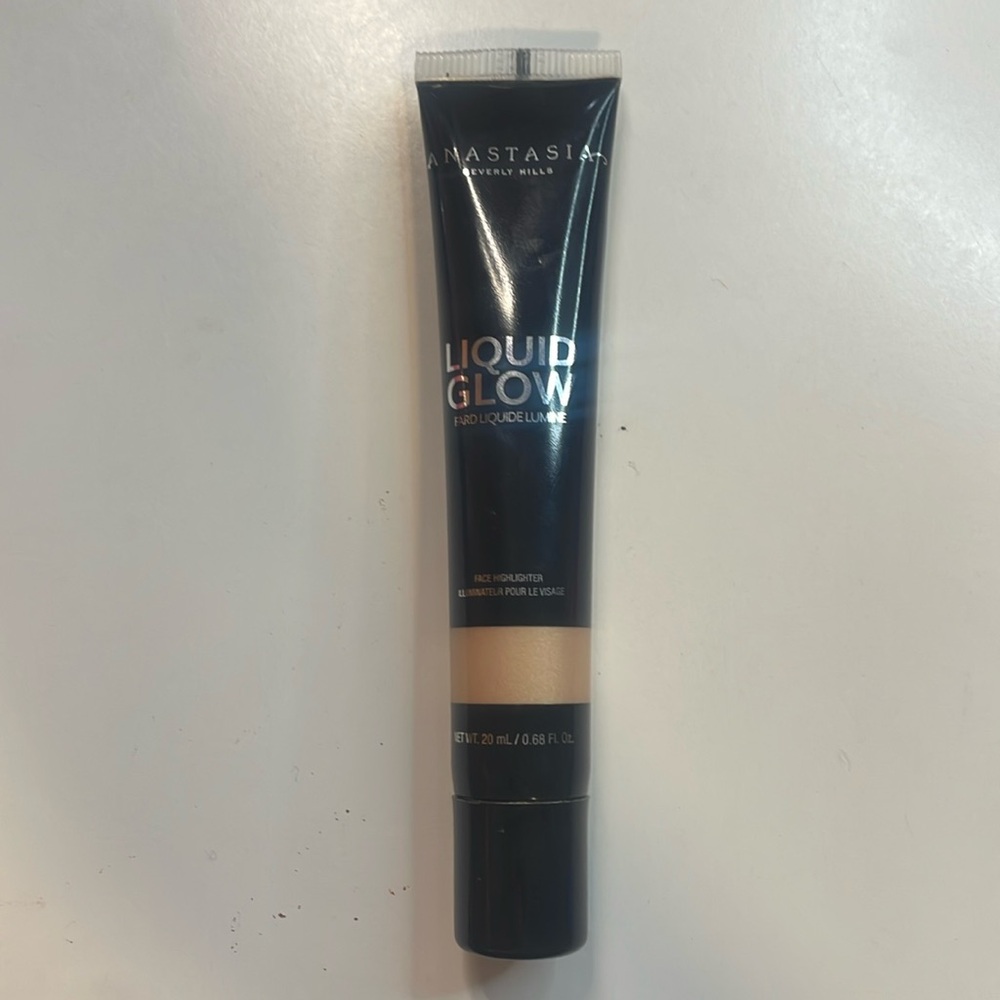 Anastasia liquid glow